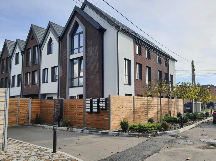 Готова 2 кімнатна квартира з подвір'ям. Софіївська Борщагівка - фото 1