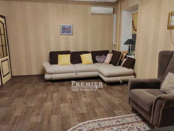 Продам 3-кімнатну квартиру . Одеса
