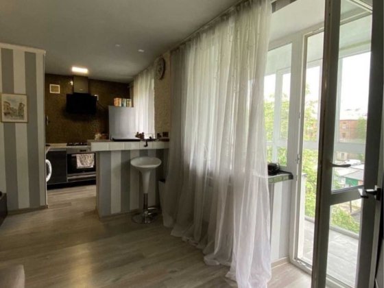 Майдан Конституции ТРЦ Никольский Продам 3К 57 м2 Харьков