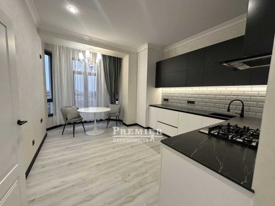 3 комнатная квартира 106 м2 Ремонт Газ Своё отопление ЖК Винзор