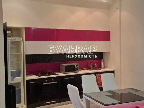 Продам 3 к. кв., Центр, ул. Алчевских, м. Бекетова Харьков