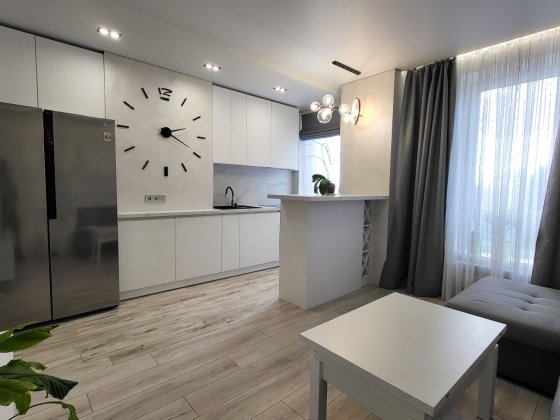 Продам 2 комнатную квартиру с ремонтом  в ЖК Одесский Харьков