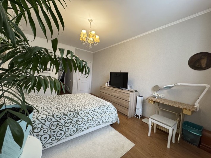 Просторная 1 ком. квартира -48 метров. Кухня-гостиная , ремонт - фото 1