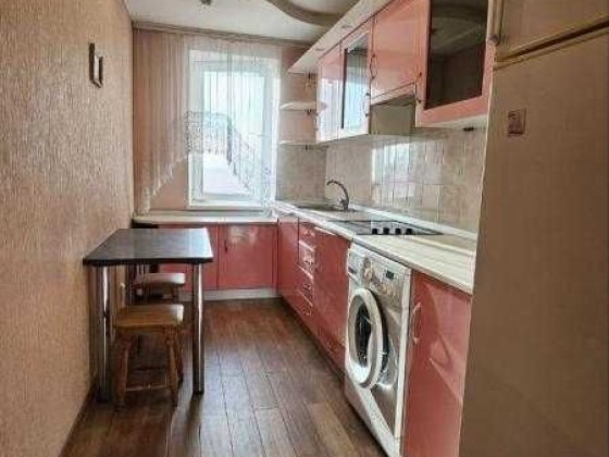 Продам  1 кімнатну квартиру на Таїрова з ремонтом