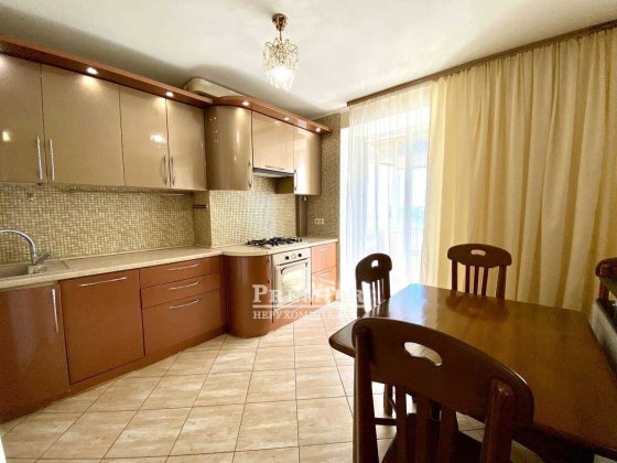 3 комн. 82 кв.м ремонт, мебель, техника парковка