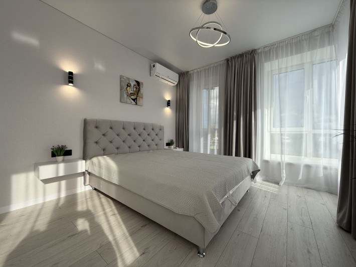 Продаж світлої нової кв. після нового ремонту 41м2.  ЖК У-Квартал - фото 1