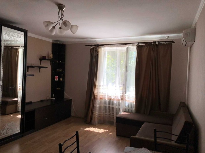 Срочно продам 1к.кв-студию 28м2 - фото 1