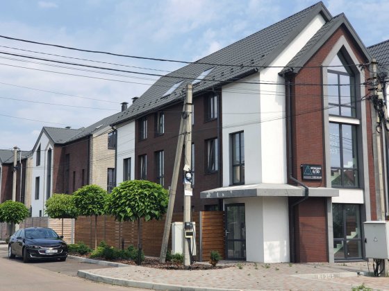 Квартира з двориком і власним паркінгом. З документами. Обмін Софиевская Борщаговка