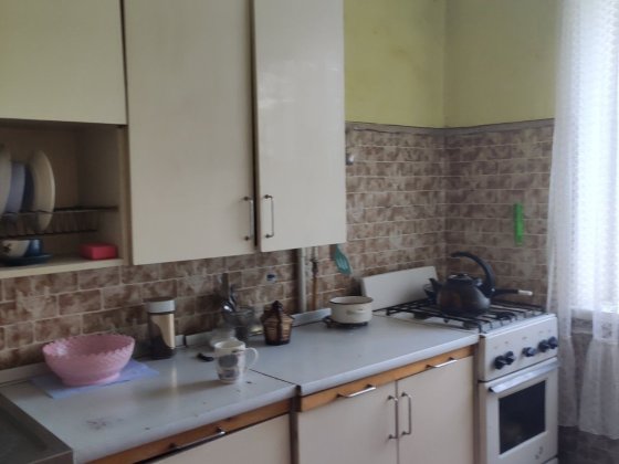 Здам 2 ю. Кв. В центрі район  Заксуу Бердичев