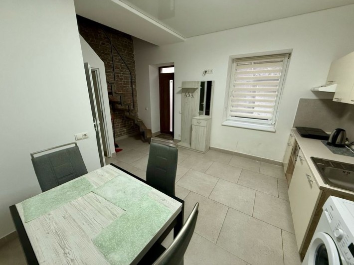 Двоповерхова простора квартира - Вільна (кв 2) - фото 1