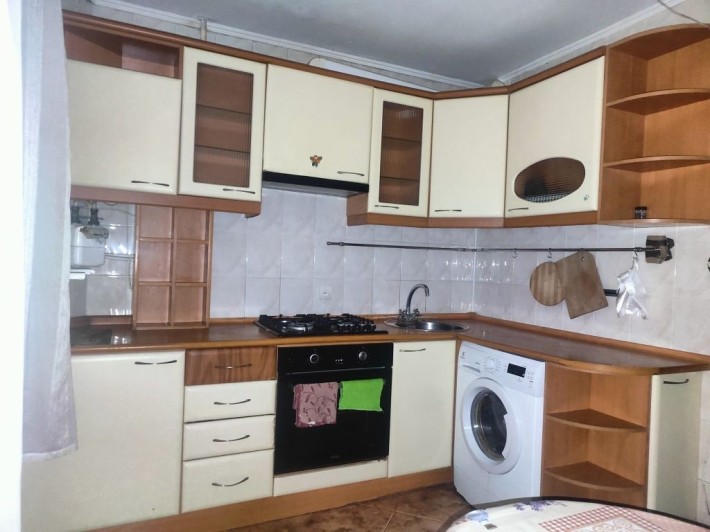 Здається трикімнатна квартира центр міста - фото 1