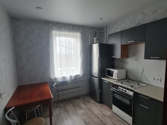 Сдам 2х квартиру на 11мкр. 4/10. Карла Маркса Кам'янське