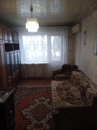 Сдам 2 комнатную квартиру в долгосрочную аренду - фото 1