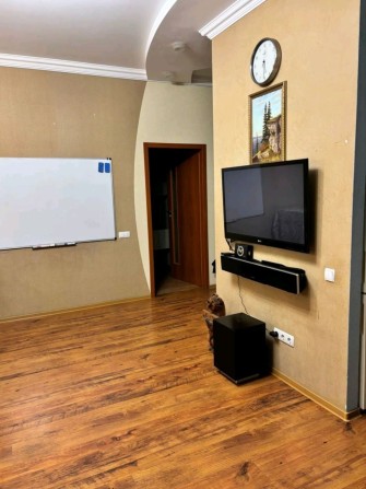 Сдам 2-3х к комн комнатную кв-ру 15.000 Центр СВЕТ ЕСТЬ ВСЕГДА! - фото 1