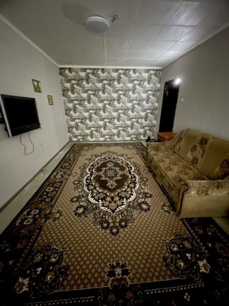 Сдам 2х комнатную квартиру на 1 мкр - фото 1