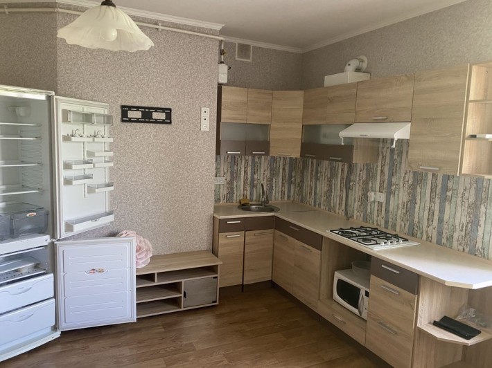 Сдам 3х ком студию в центре - фото 1