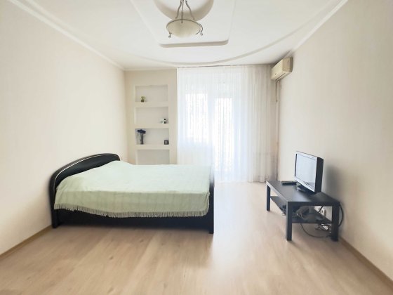 Оренда 2-кім Сталінка, центр Камʼянського, ГАО Кам'янське