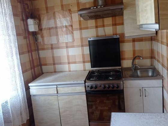 Оренда двокімнатна тільки для місцевих Каменское