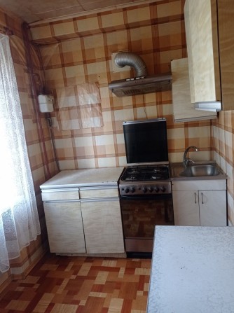 Оренда двокімнатна тільки для місцевих - фото 1