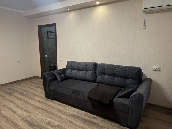 Сдам 2х комнатную квартру на левом берегу,1мкр, Варус Каменское