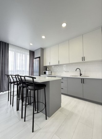 Оренда квартири на 9 поверсі сел. Гостомель - фото 1