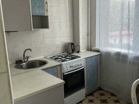 Сдам 2-х комнатную квартиру с АГО в центре города Каменское