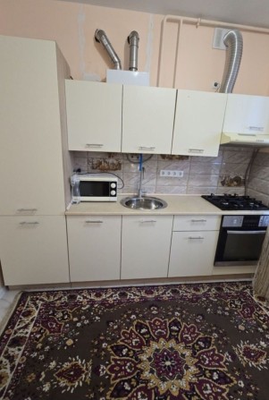 Оренда 1к квартири з балконом в Гостомелі! Вільна! Газ опалення! - фото 1