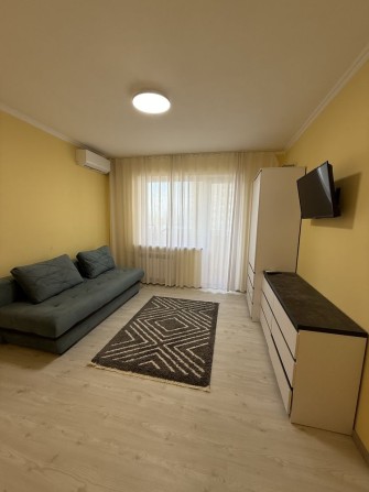 Аренда 1 комн 10 мкр  набережная - фото 1