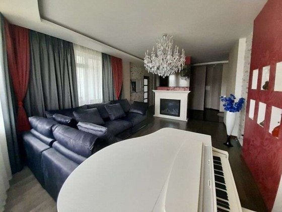 Продаж 3-к квартири Голосіївський район, вул. Саперно-Слобідська 10