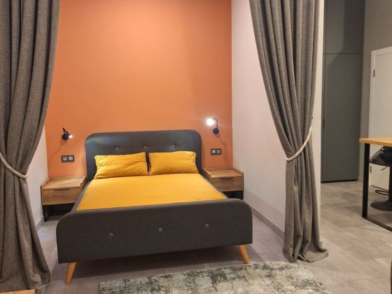 Сдам 1 кв в  цокольном этаже,длительно,цена 10т