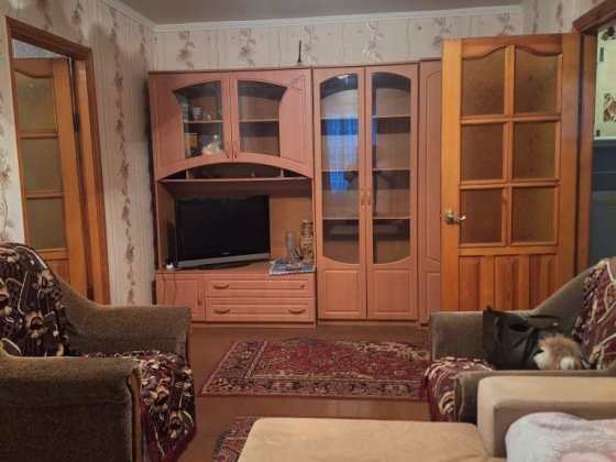 Сдам 2х кв,центр,1/5 длительно цена 7000 Чорноморськ