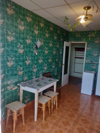 3 комнатная длительно с частичной мебелью - фото 1