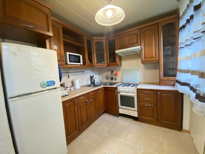 Сдам до лета 2 комнатную со студией на Парковой - фото 1