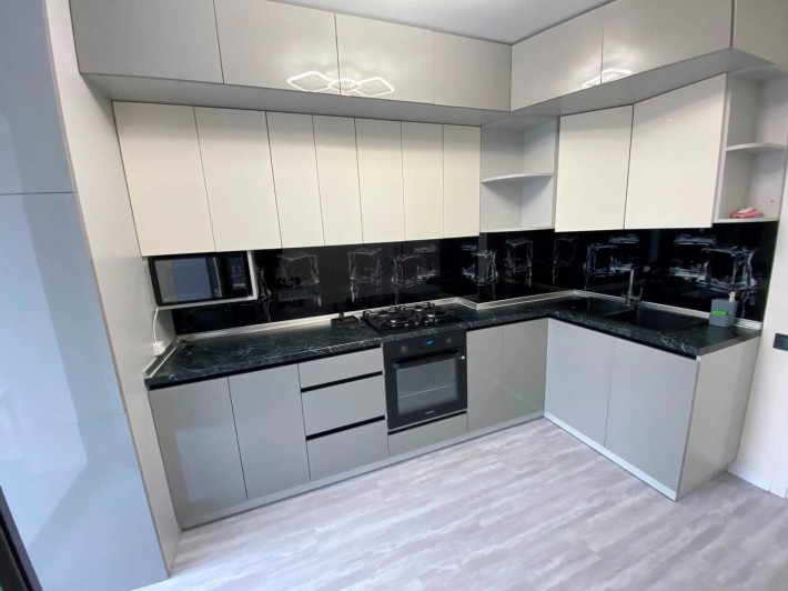 Аренда Достойной 3 ком, Длительно! Есть резервное питание света! - фото 1