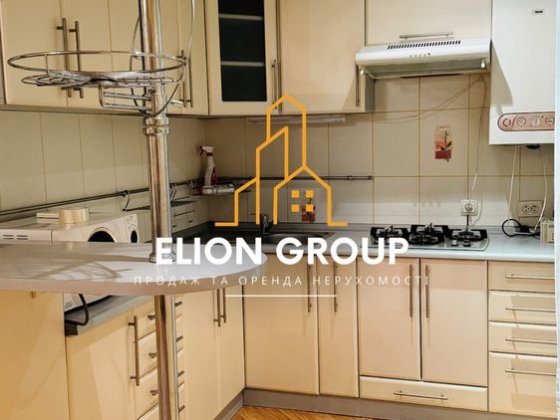 Простора 1 к. кв. в центрі міста Каменец-Подольский