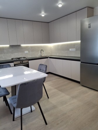 Здам 2-кімнатну квартиру у новобудові з євроремонтом, перша здача - фото 1