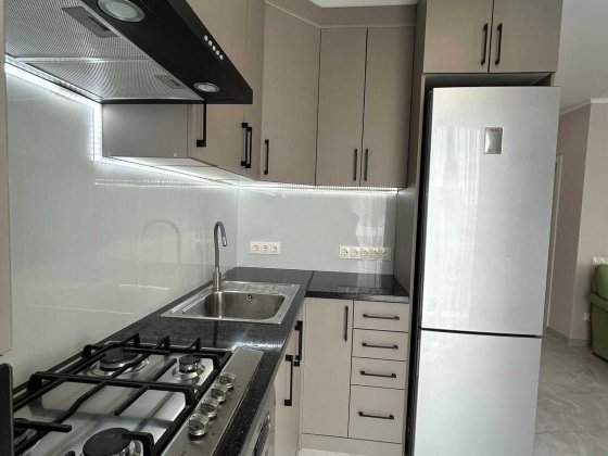 Здається ексклюзивна 3-кімнатна квартира з кухнею-студією Кременець