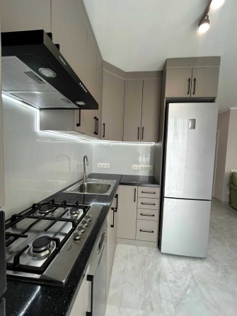 Здається ексклюзивна 3-кімнатна квартира з кухнею-студією - фото 1