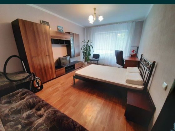 Сдаю 1-ю квартиру в центре,ул.Парковая,Крытый рынок,лифт работает,хозя Краматорськ