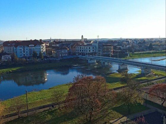 Здається двох кімнатна з видом на Латоріцу. Мукачево