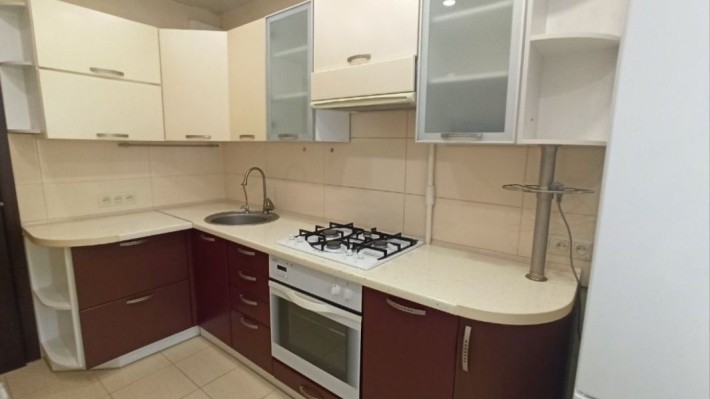 Сдам 1-к. квартиру с ремонтом в центре - фото 1