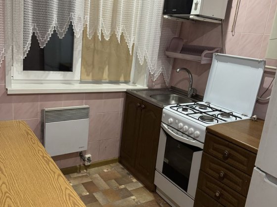 Дво кімнатна квартира у тихому районі!40 років. Павлоград