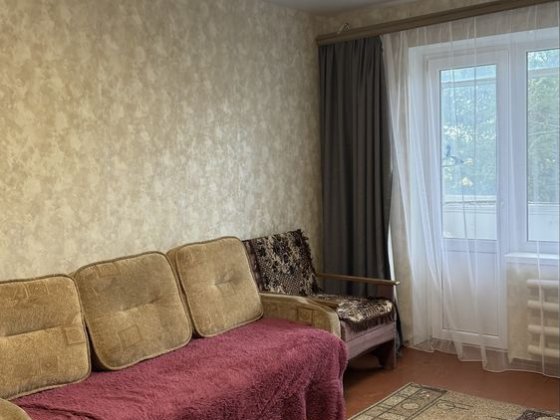 Сдам 2 ком  квартиру на длительный срок Славянск