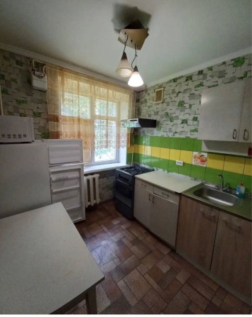 Вільна, 1-кім кв 14 школа - фото 1