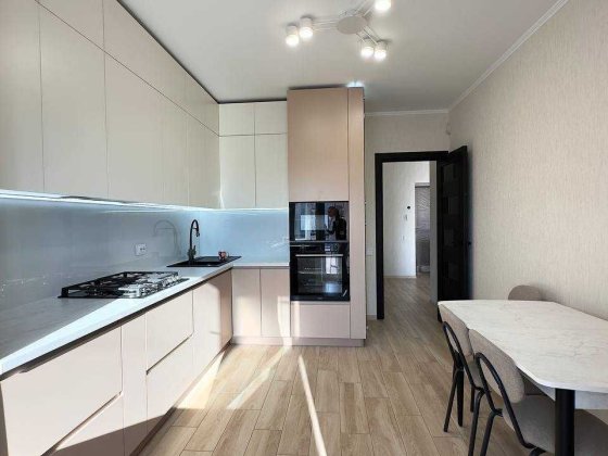 Світла з якісним ремонтом 2х кімнатна квартира у новому будинку! Хмельницький