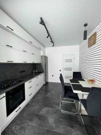 Пропоную сучасну 2х кімнатну квартиру на Озерній! - фото 1