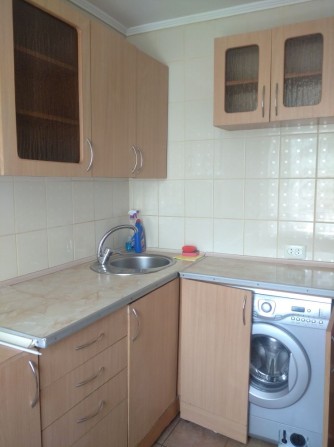 Гарна 1к квартира в районі Виставки, меблі та техніка - фото 1