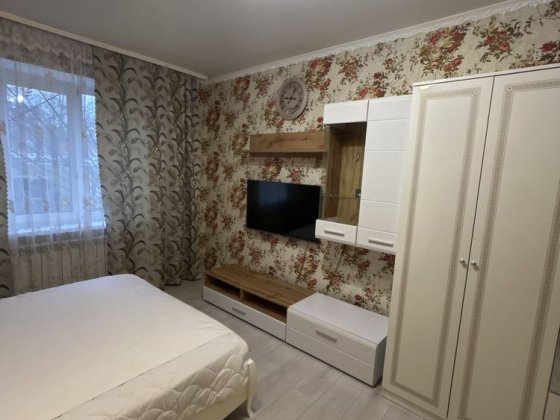 Здається 2-ну квартиру з добротним ремонтом біля Терміналу!