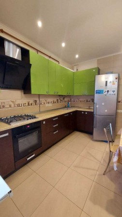 Оренда великої 1 к квартири в центрі Бучі + кладовка - фото 1