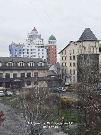 3х кімнатна. Гаряча вода та опалення постійно. Є сховище - фото 1